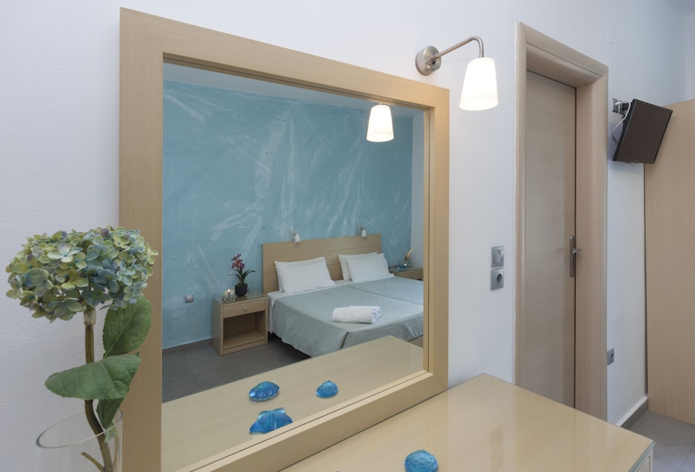 Blue Harmony Hotel 48/50