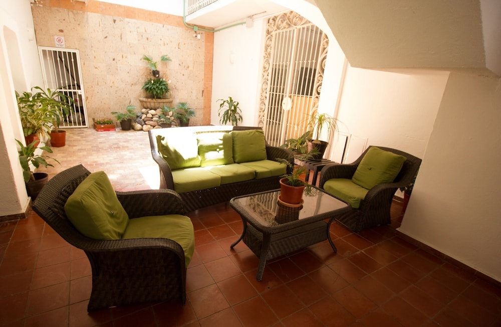 Suites Plaza del Río 38/73