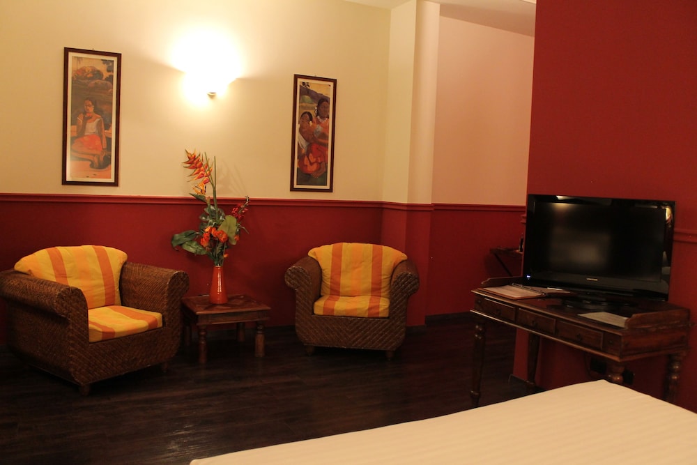 Hotel Don Carlo 33/50