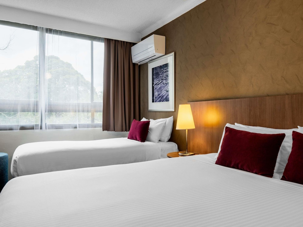Mercure Sydney St Leonards 20/76