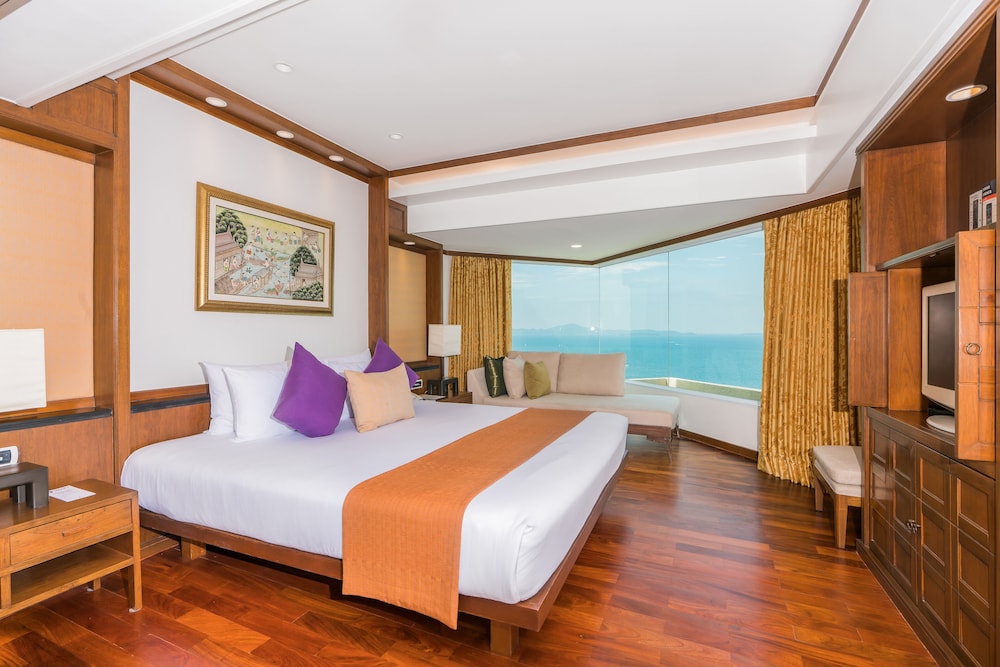 ROYAL CLIFF BEACH HOTEL 11/72