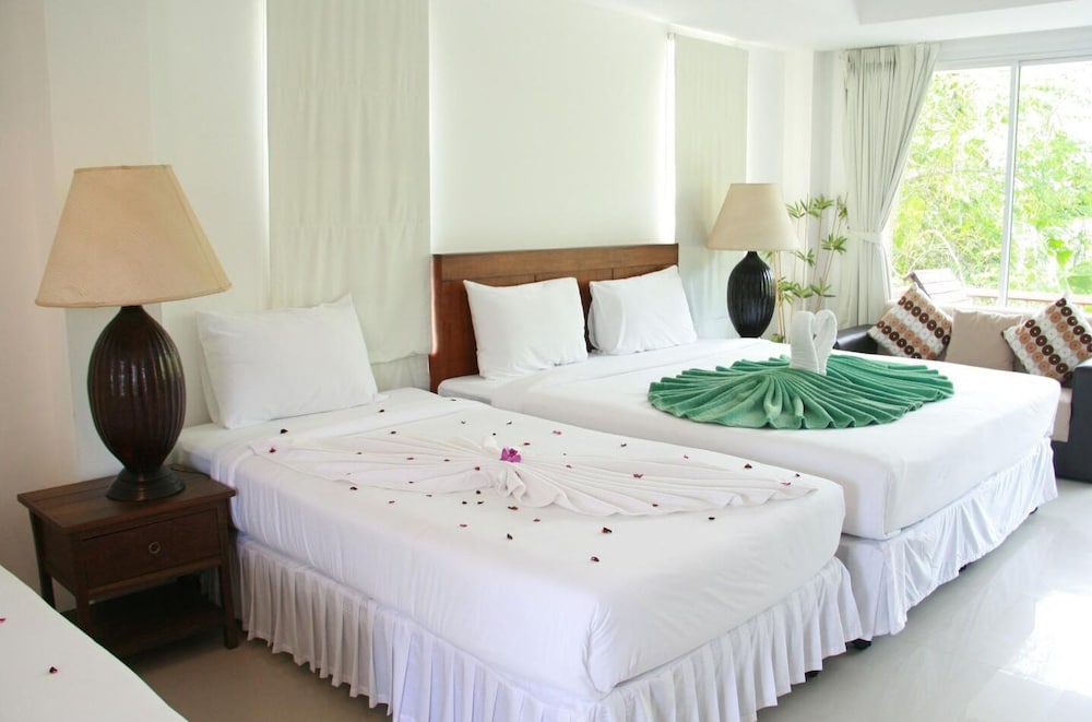 Kirati Beach Resort 8/40