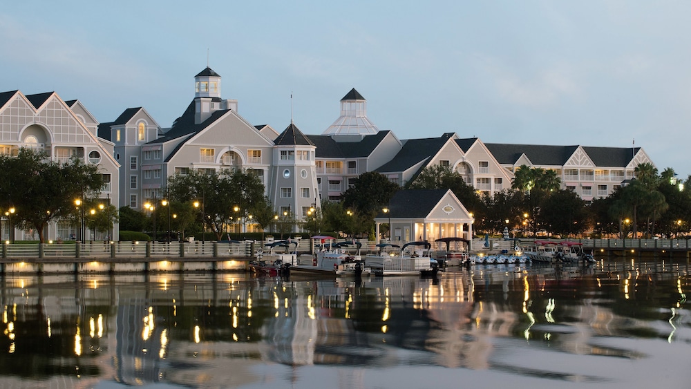 Disneys Yacht Club Resort 46/50