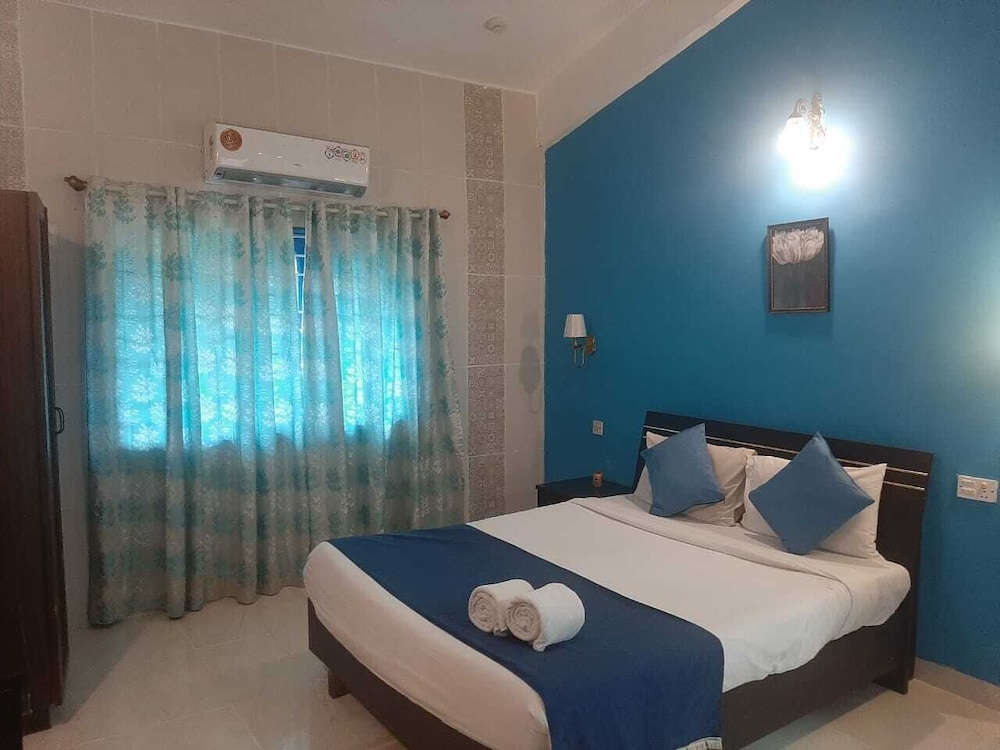Paradise Village Resort 30/66