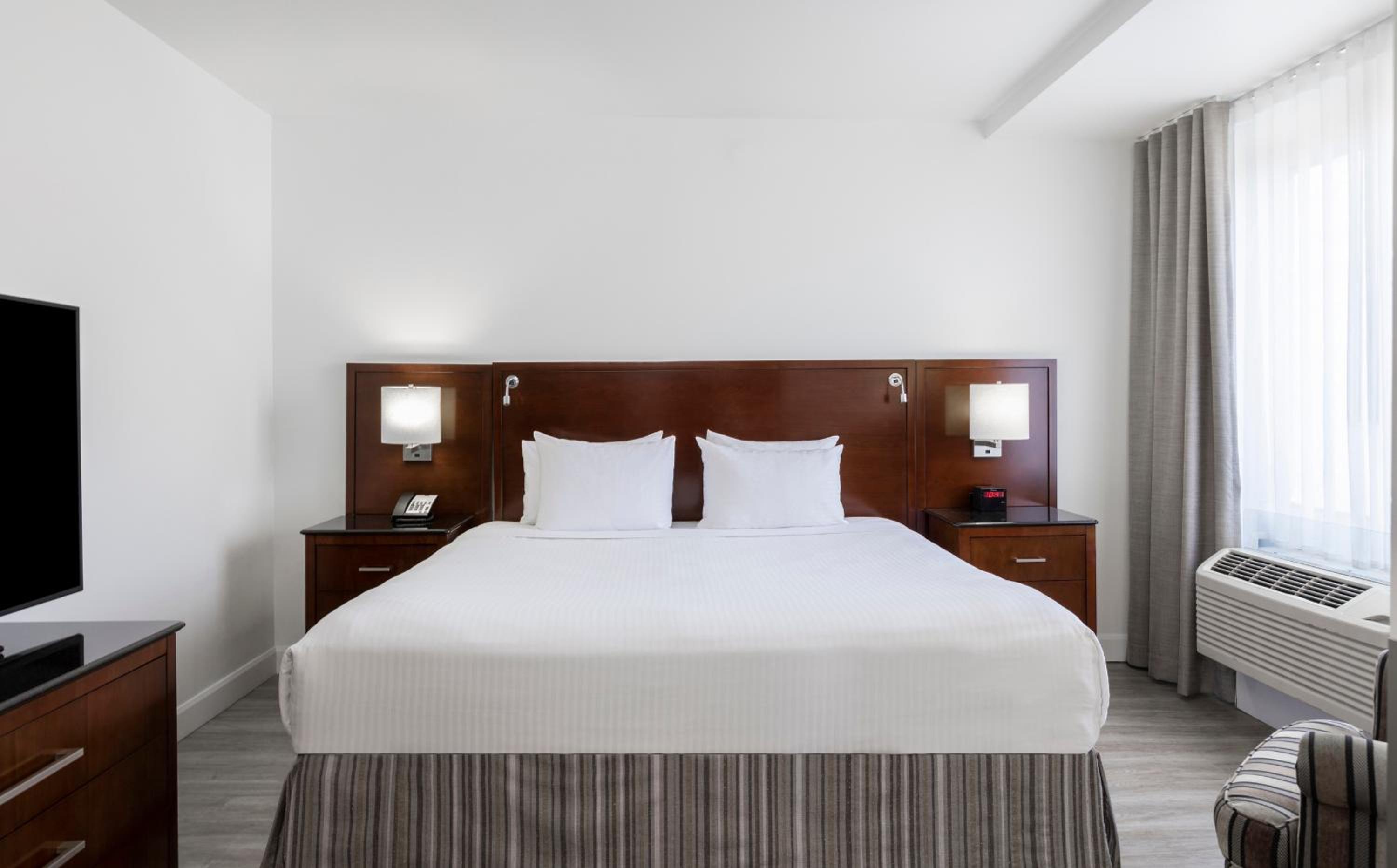 1 KING BED