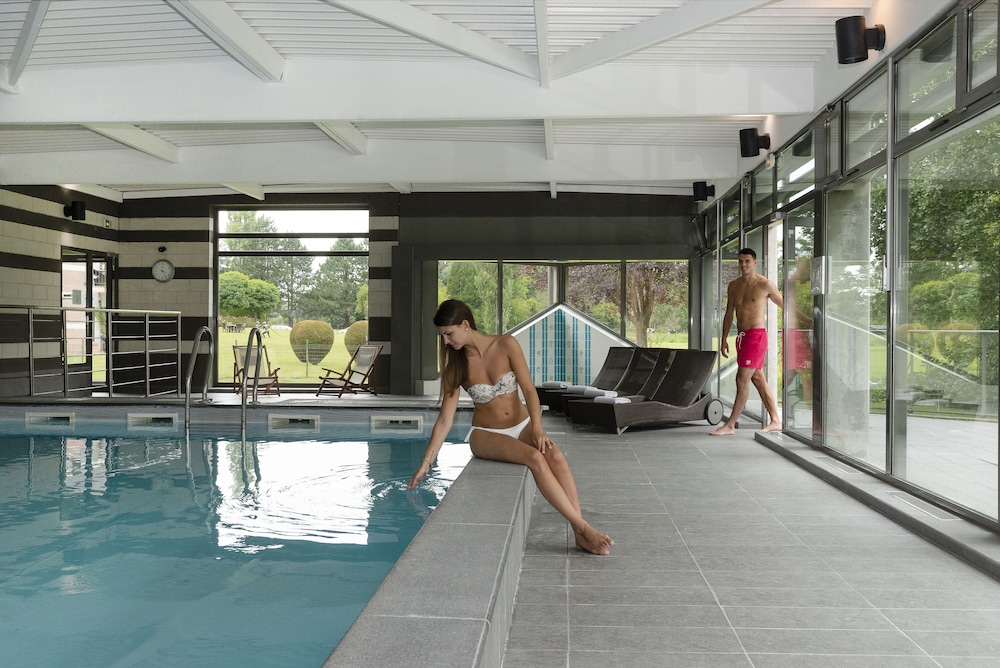swimming pool spa