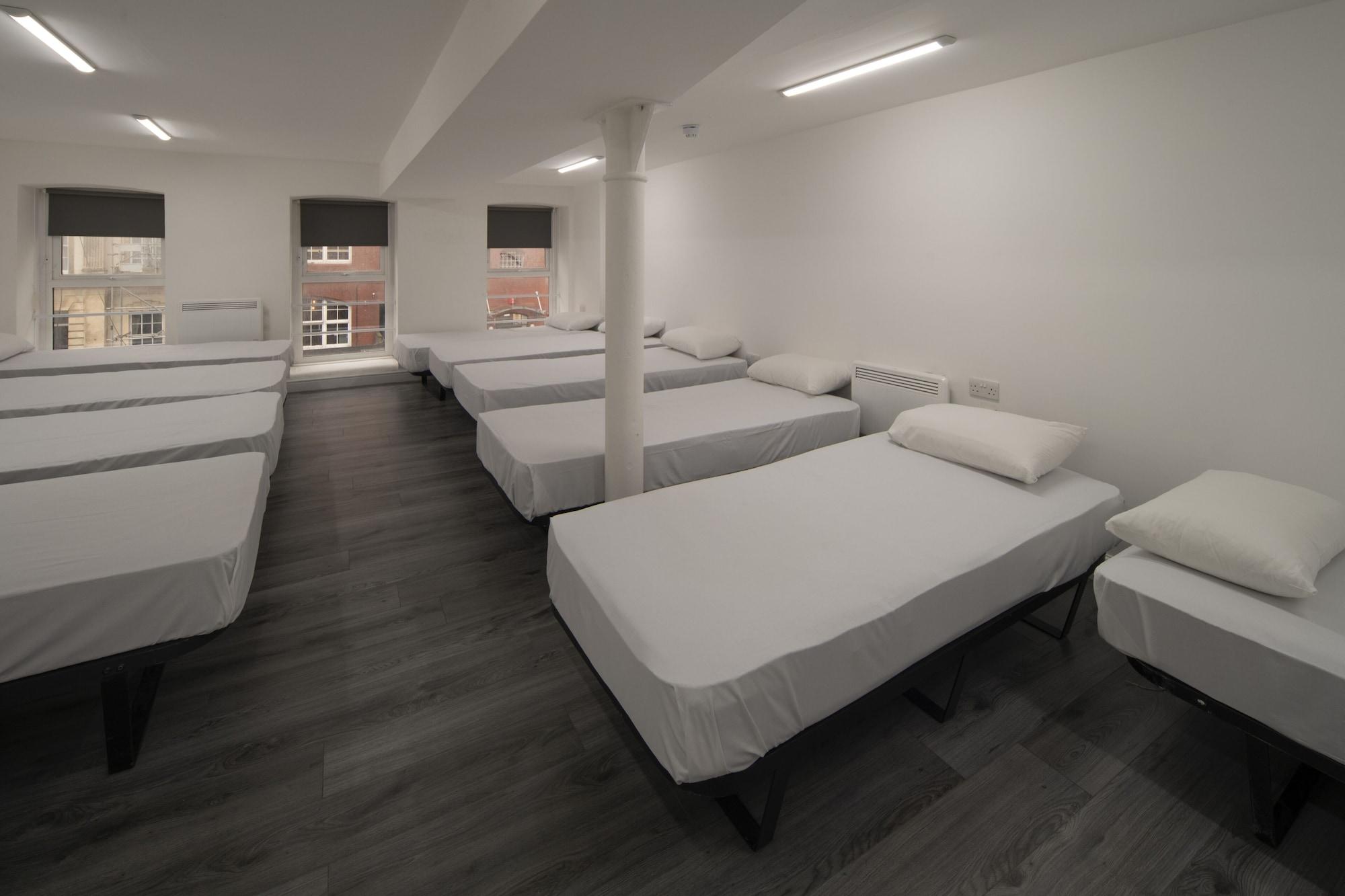OYO Harbourside Hostel Bristol 23/39