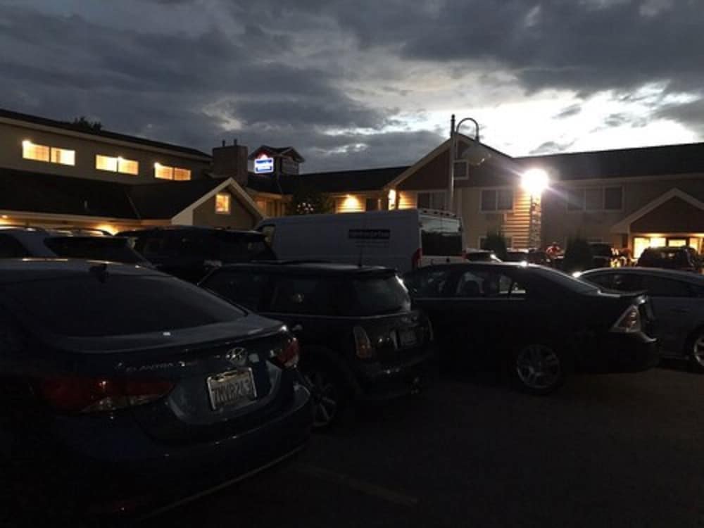 Americinn By Wyndham Hotel And Suites Long Lake 47/50