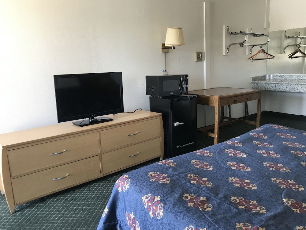 ECONOMY INN BARSTOW 9/57