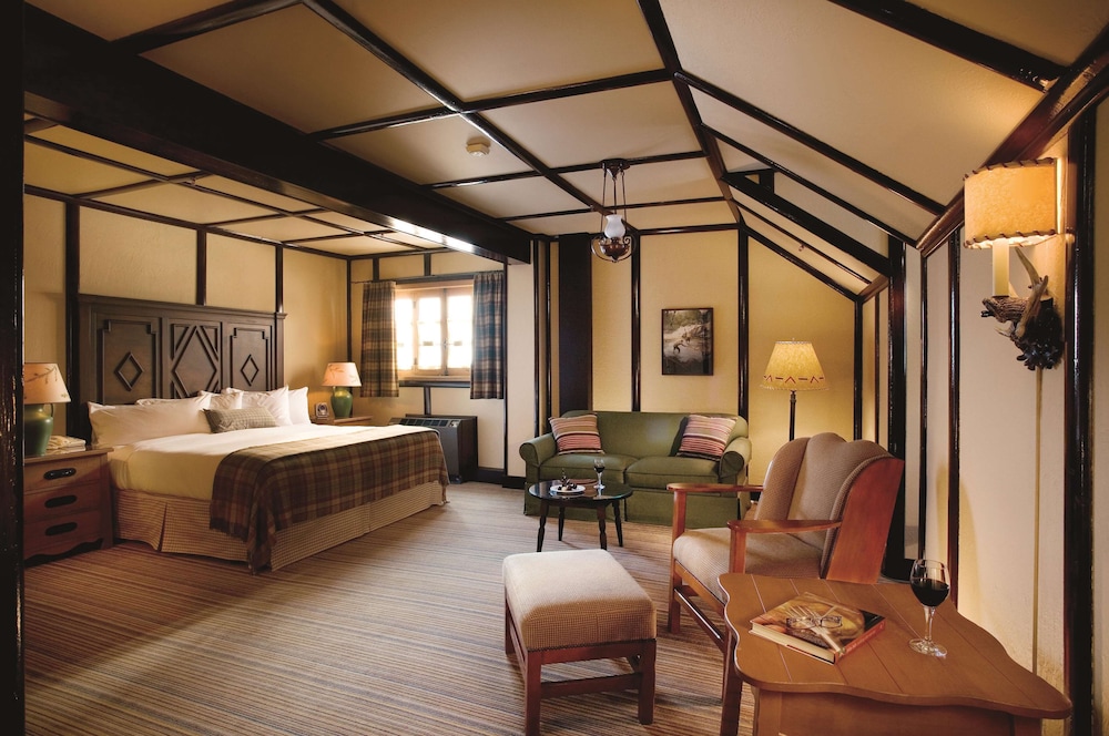Fairmont Le Chateau Montebello 8/74