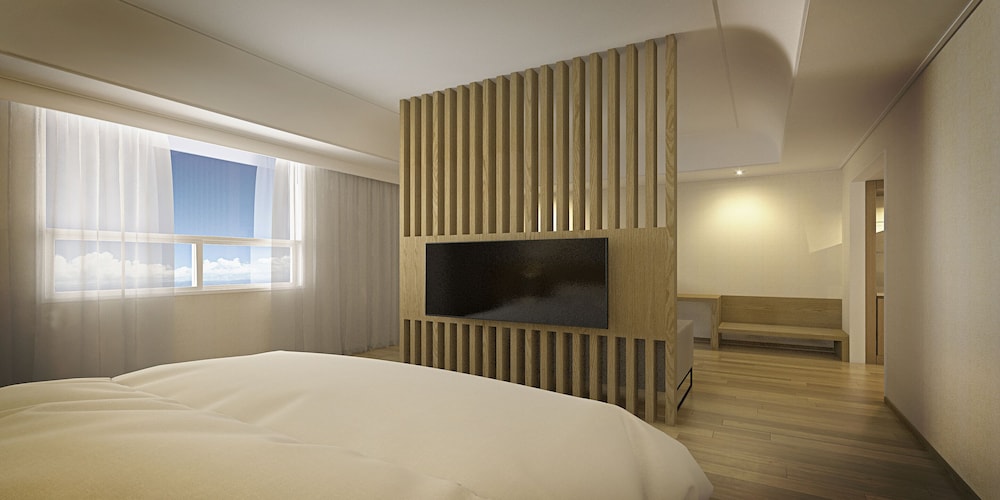 JUNIOR SUITE, KING BED