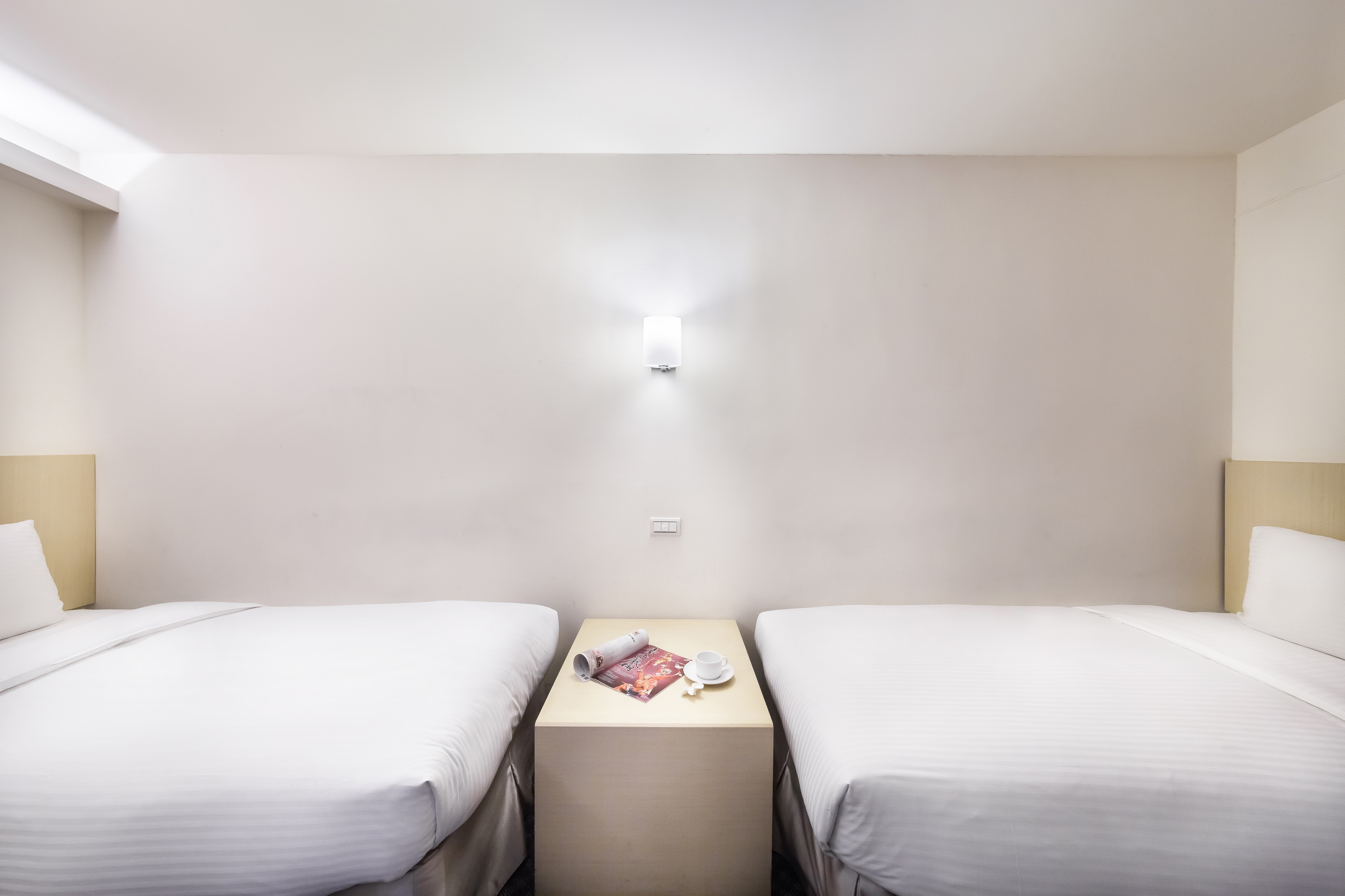 Inner, Twin Beds