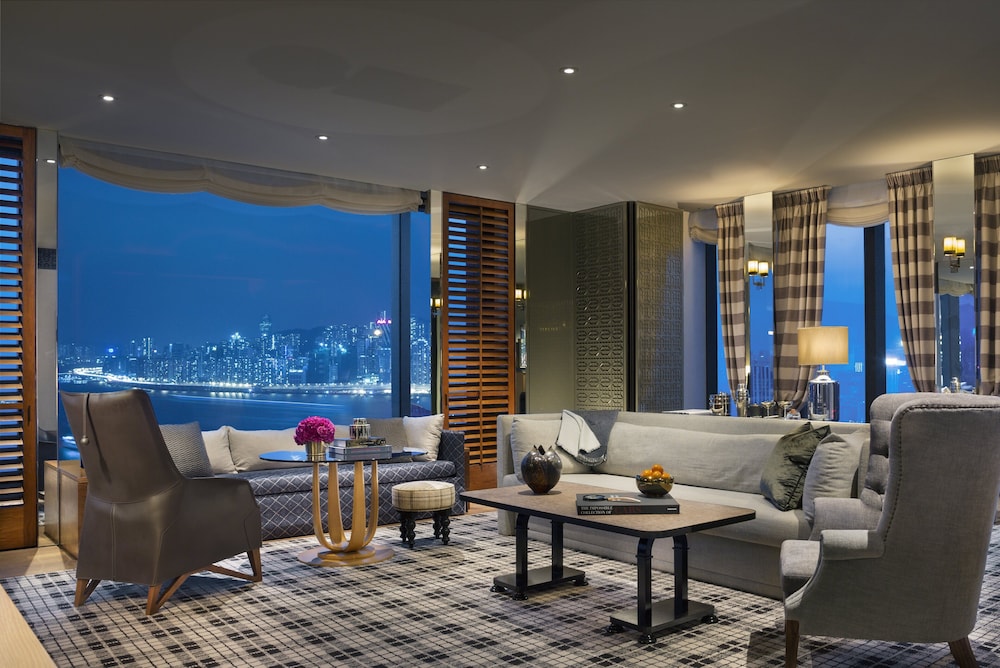 Rosewood Hong Kong 45/85
