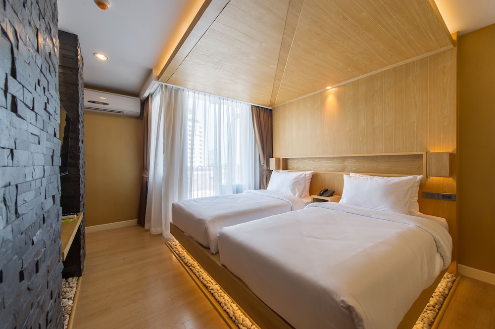 STANDARD, TWIN BEDS, BALCONY