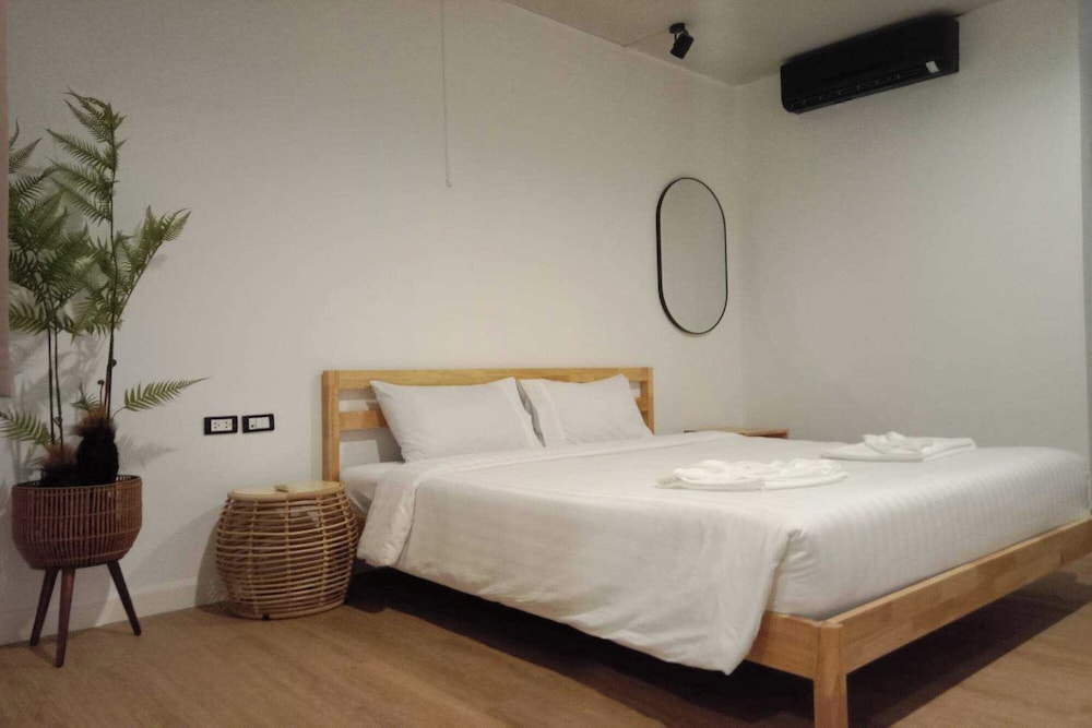 RoomQuest Patong Phuket 14/50