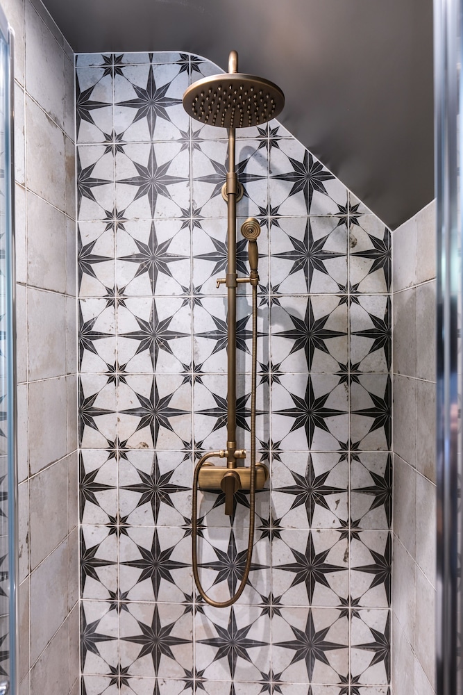 The Bath Hotel 35/61