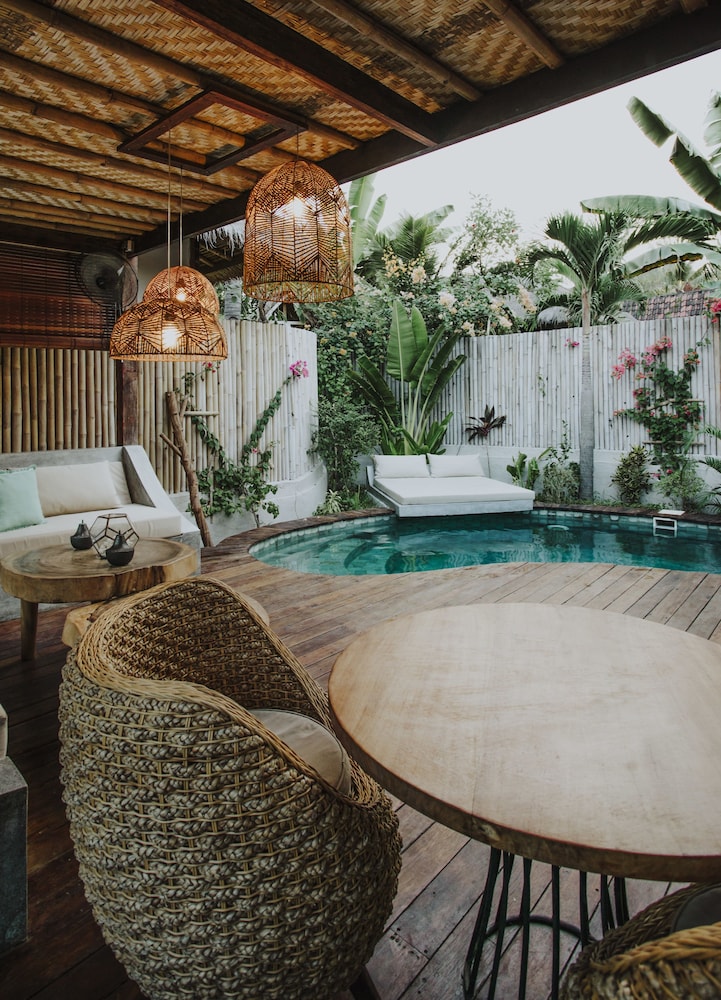 Majo Private Villas 15/30