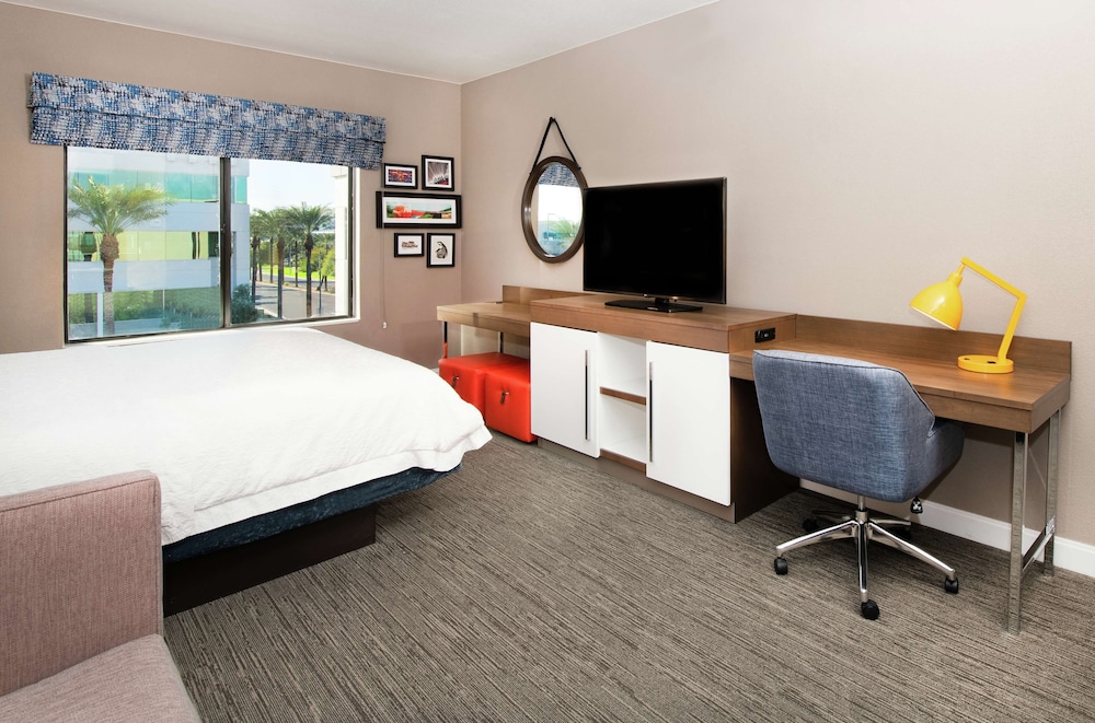 Hampton Inn Phoenix Airport North 22/53
