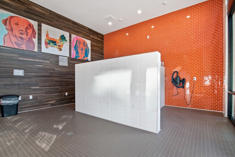Global Luxury Suites in Menlo Park 6/50