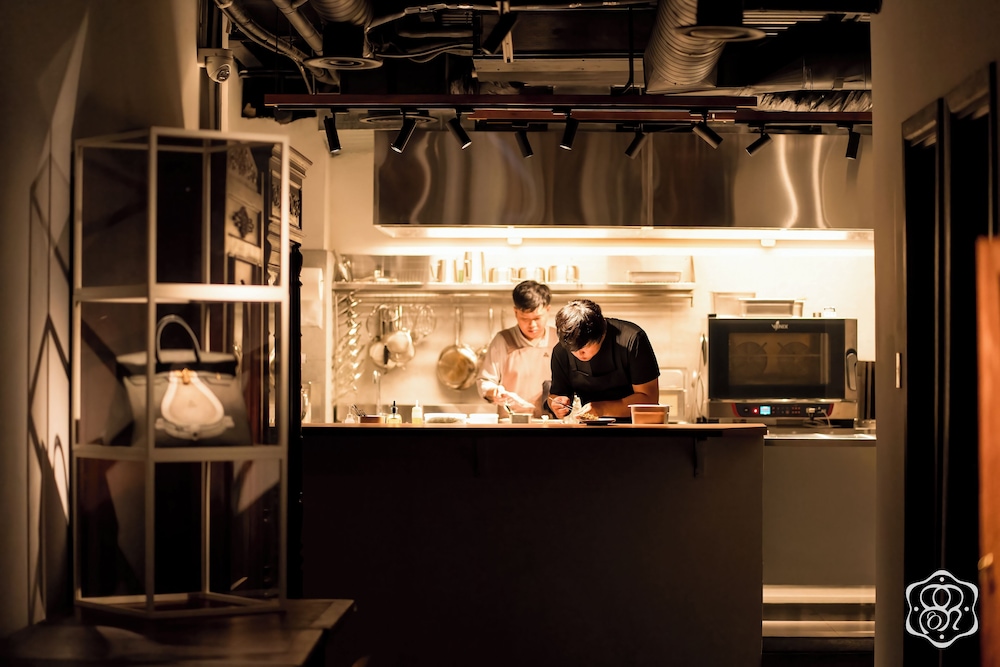 Amanaki Saigon Boutique Hotel 8/80