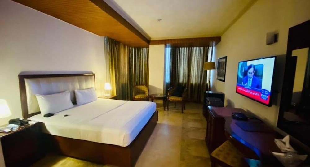 Shalimar Tower Hotel Lahore 34/50