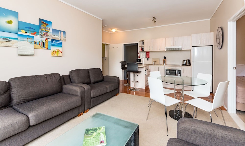 Bay of Islands Holiday Apartments 20/50