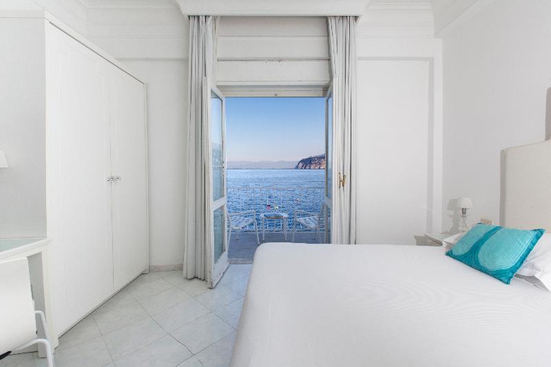 ROOM, DOUBLE OR TWIN BED, SEA VIEW, BALCONY