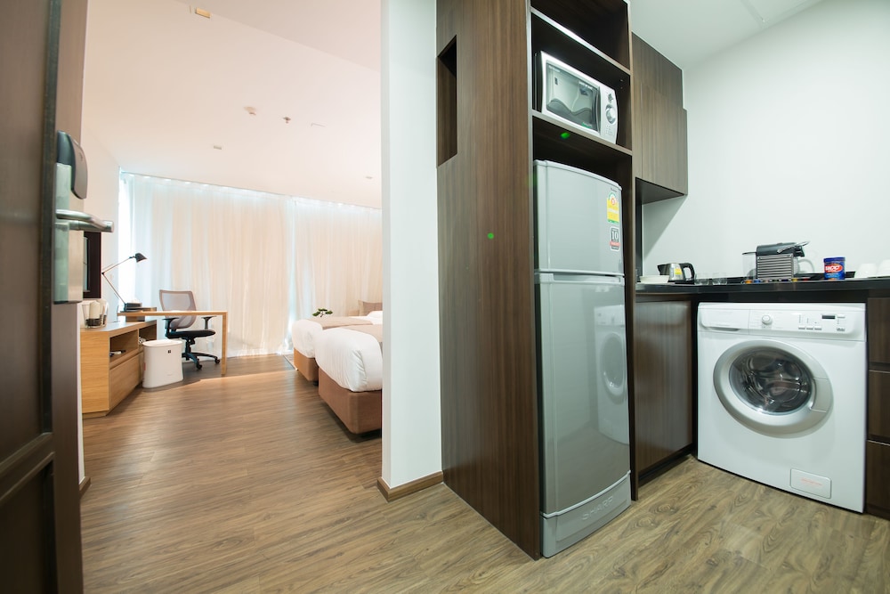 Civic Horizon Hotel Residence 48/49