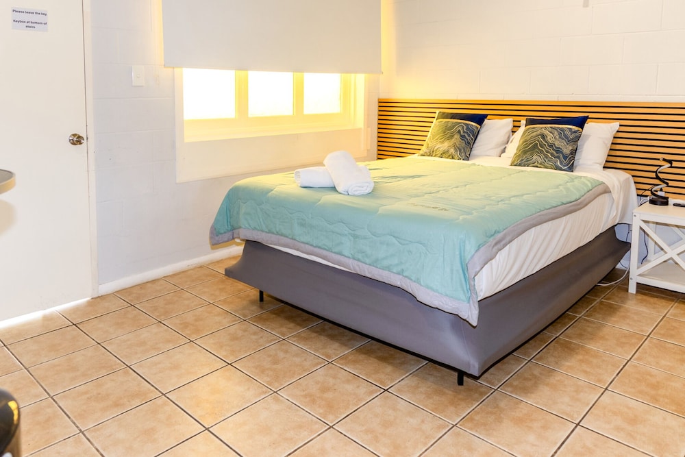 Room, Queen Bed
