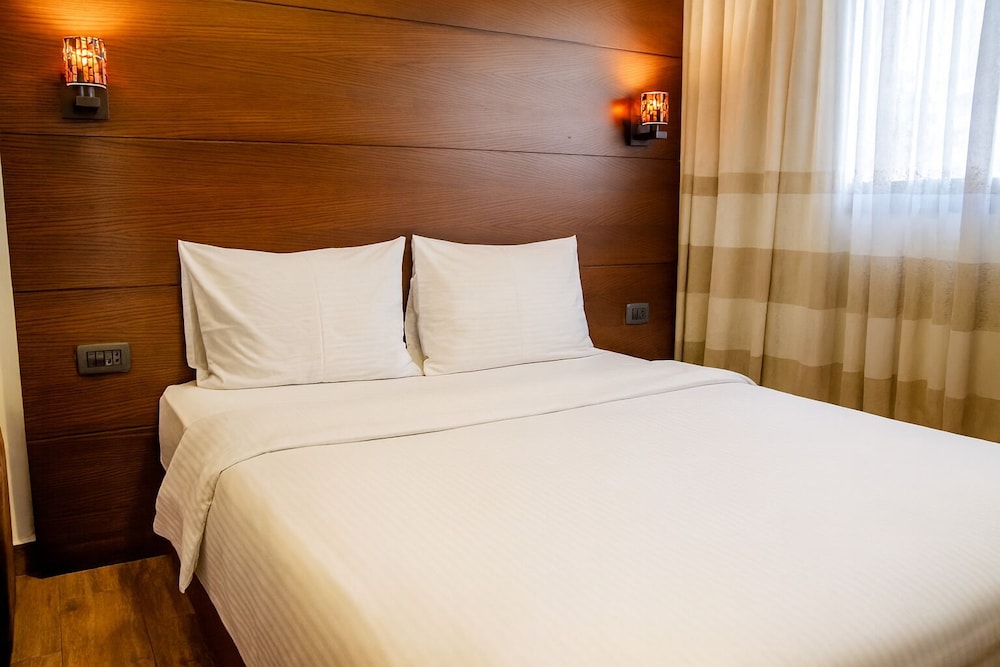 Britannia Suites 14/37