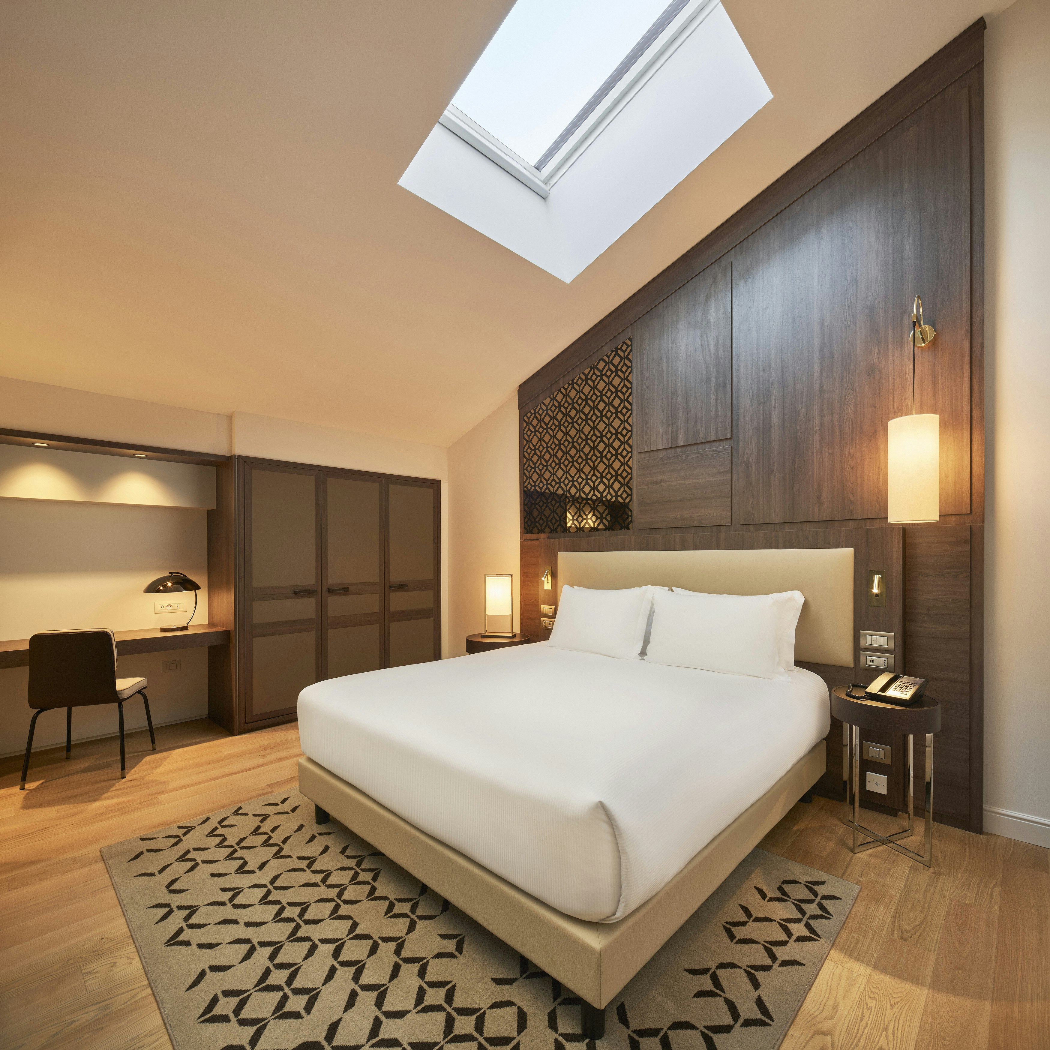 1 BEDROOM, SUITE, KING BED