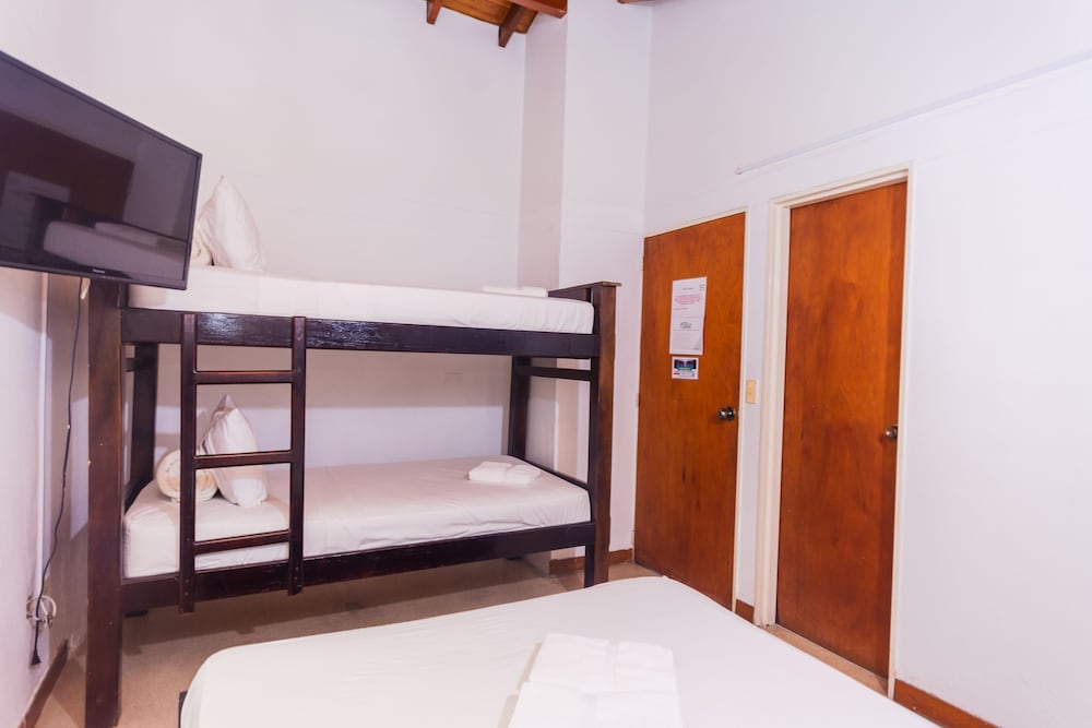 Hotel Guatatur 27/50
