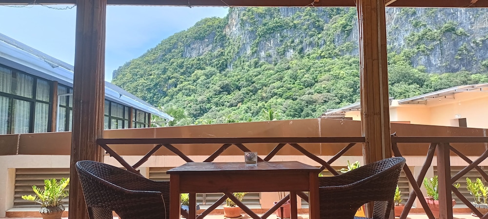 One El Nido Suite 94/96