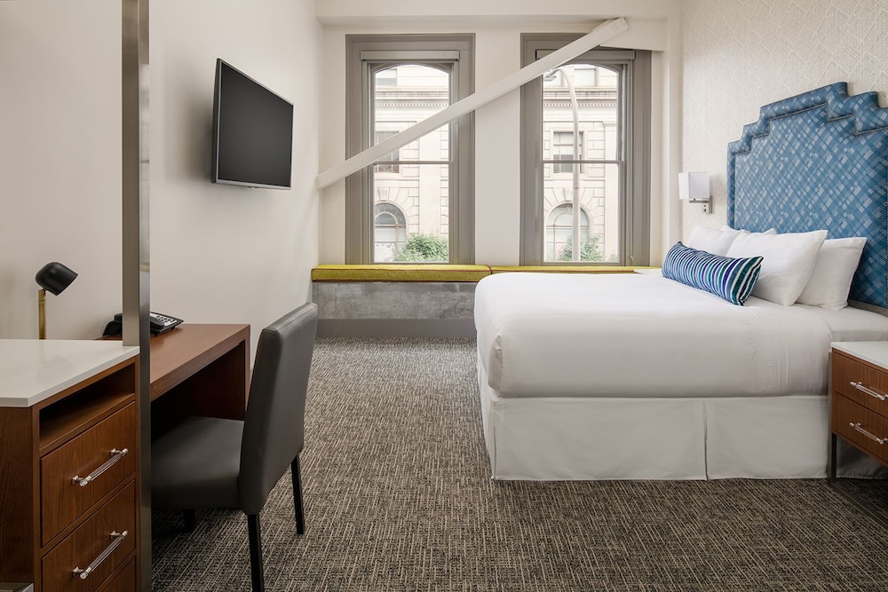 Harlow Hotel 39/53