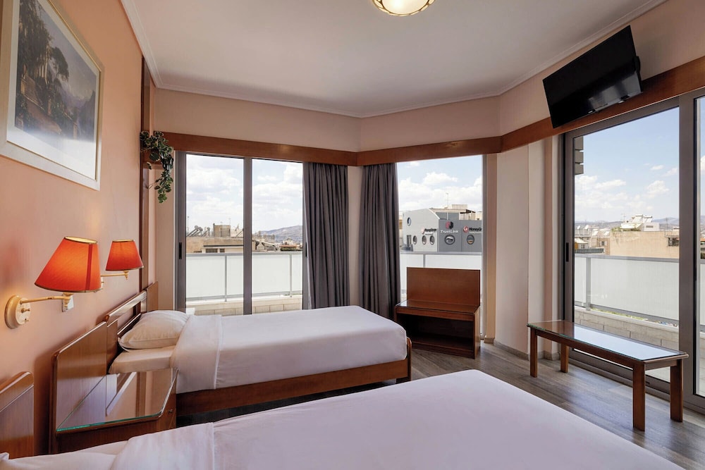 Xenophon Hotel 32/77