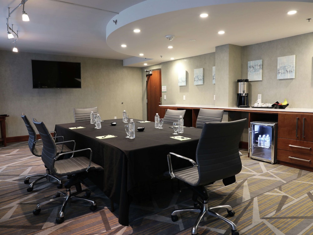 Doubletree By Hilton Omaha Southwest 51/54