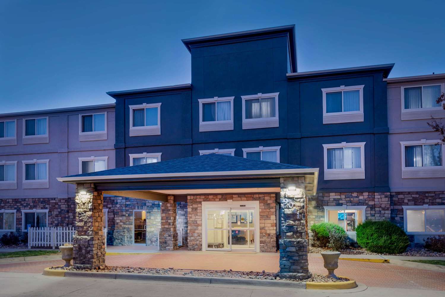 Baymont by Wyndham Henderson-Northeast Denver 3/58