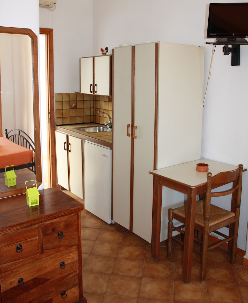 Amorani Studios 50/67