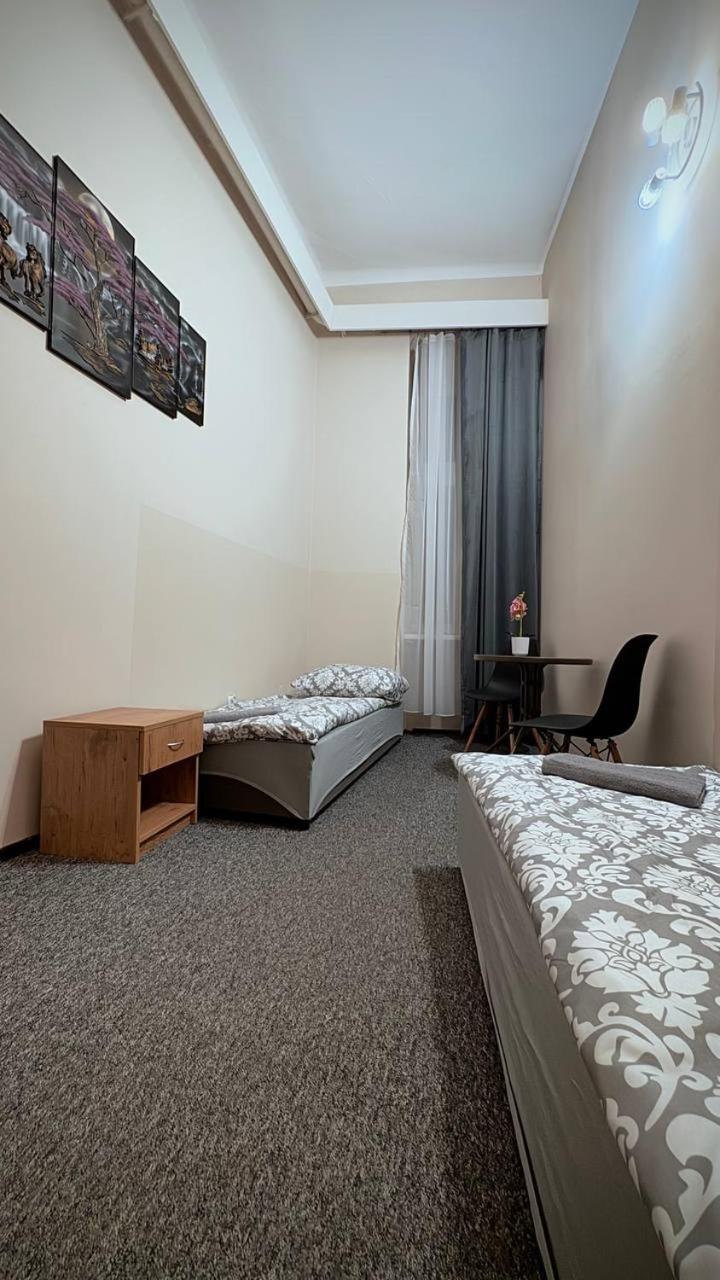 FiveHostel 8/38