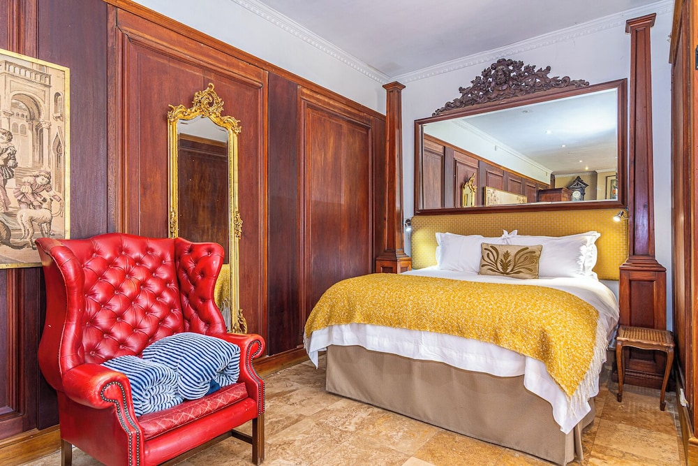 BEACH VILLA, QUEEN BED