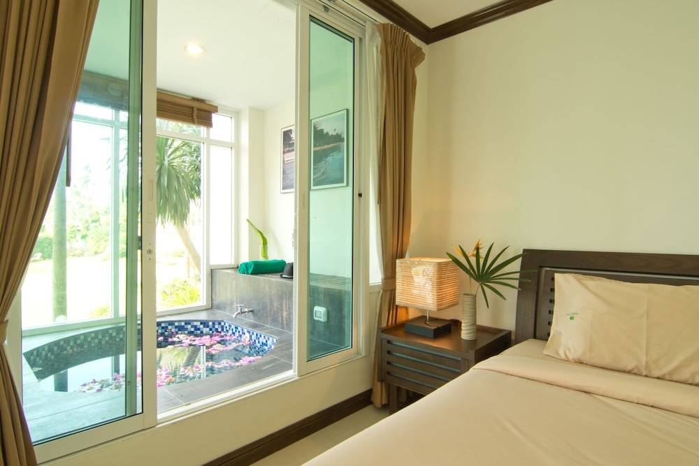 MAKATHANEE RESORT 19/63