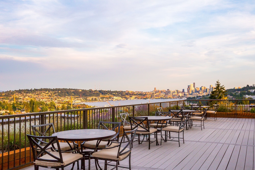 Staybridge Suites Seattle Fremont 45/61