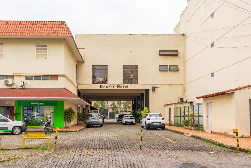 Dexter Hotel 49/54