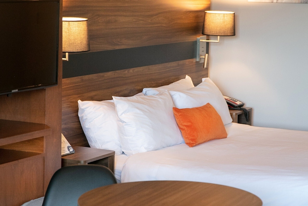 ESTRIMONT SUITES & SPA 27/61