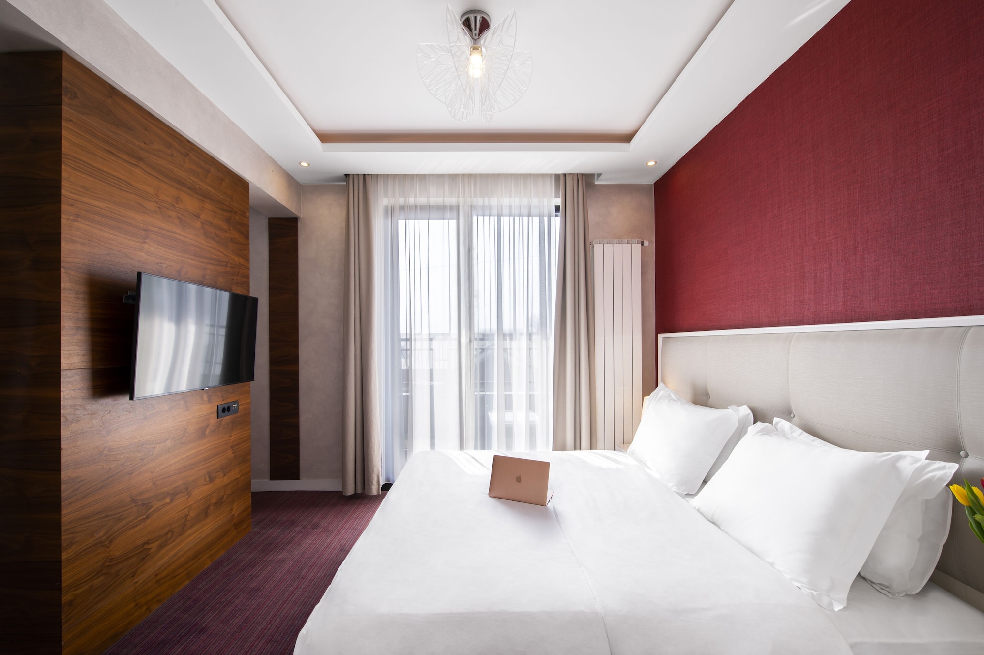 EXECUTIVE, SUITE, KING BED