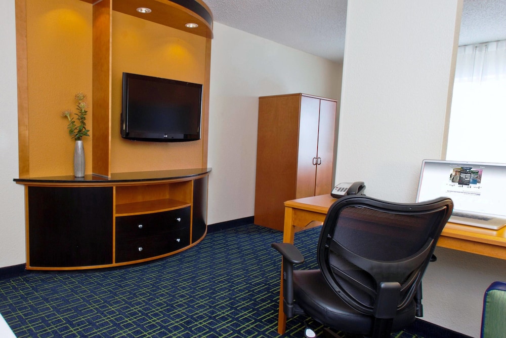 Fairfield Inn & Suites Joliet North/Plainfield 16/24