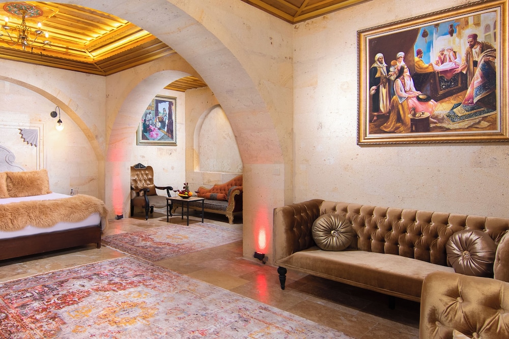 Pegasos Cave Suite 35/50