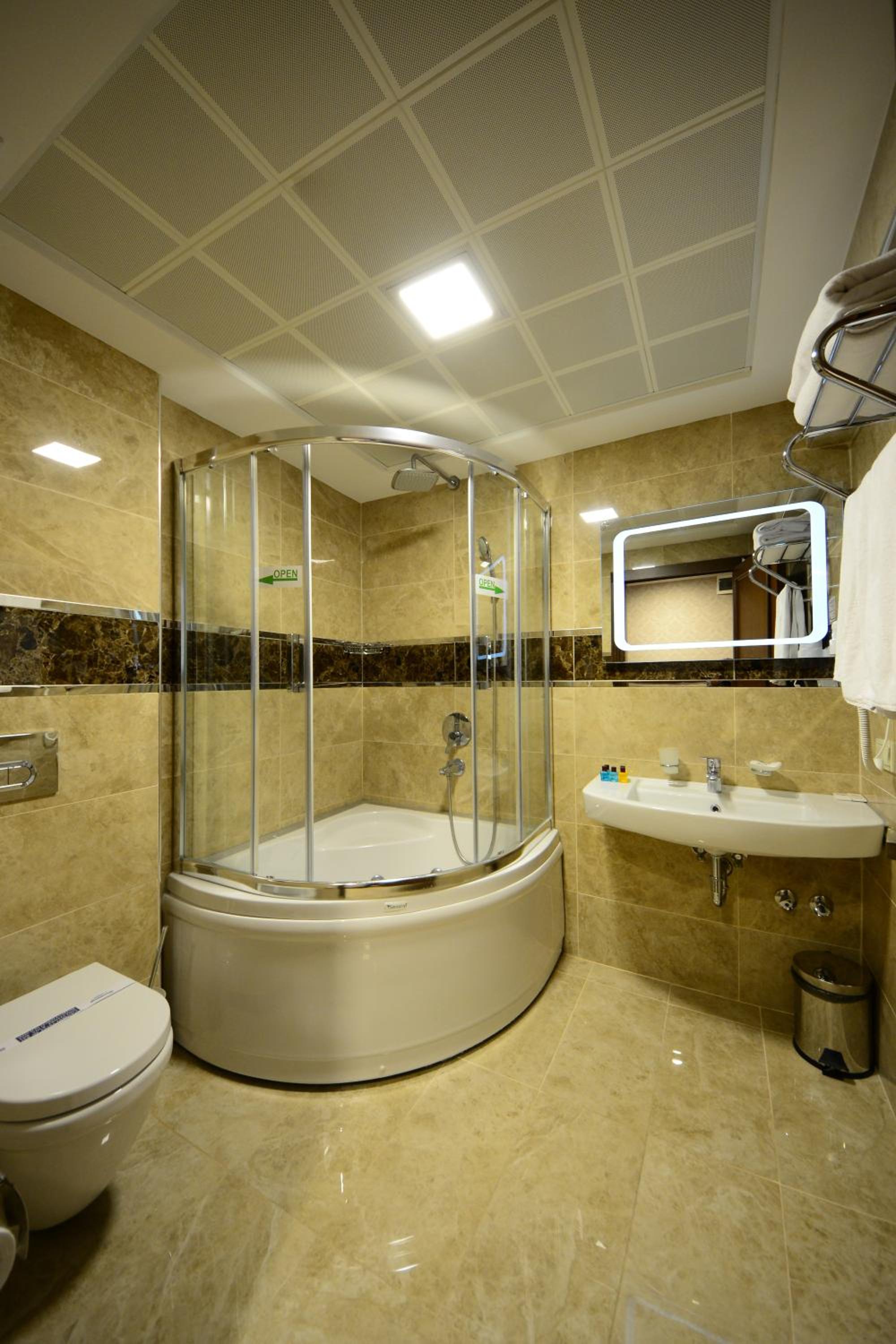 غرفة ثلاثية، Grand Bazaar Hotel 10/10