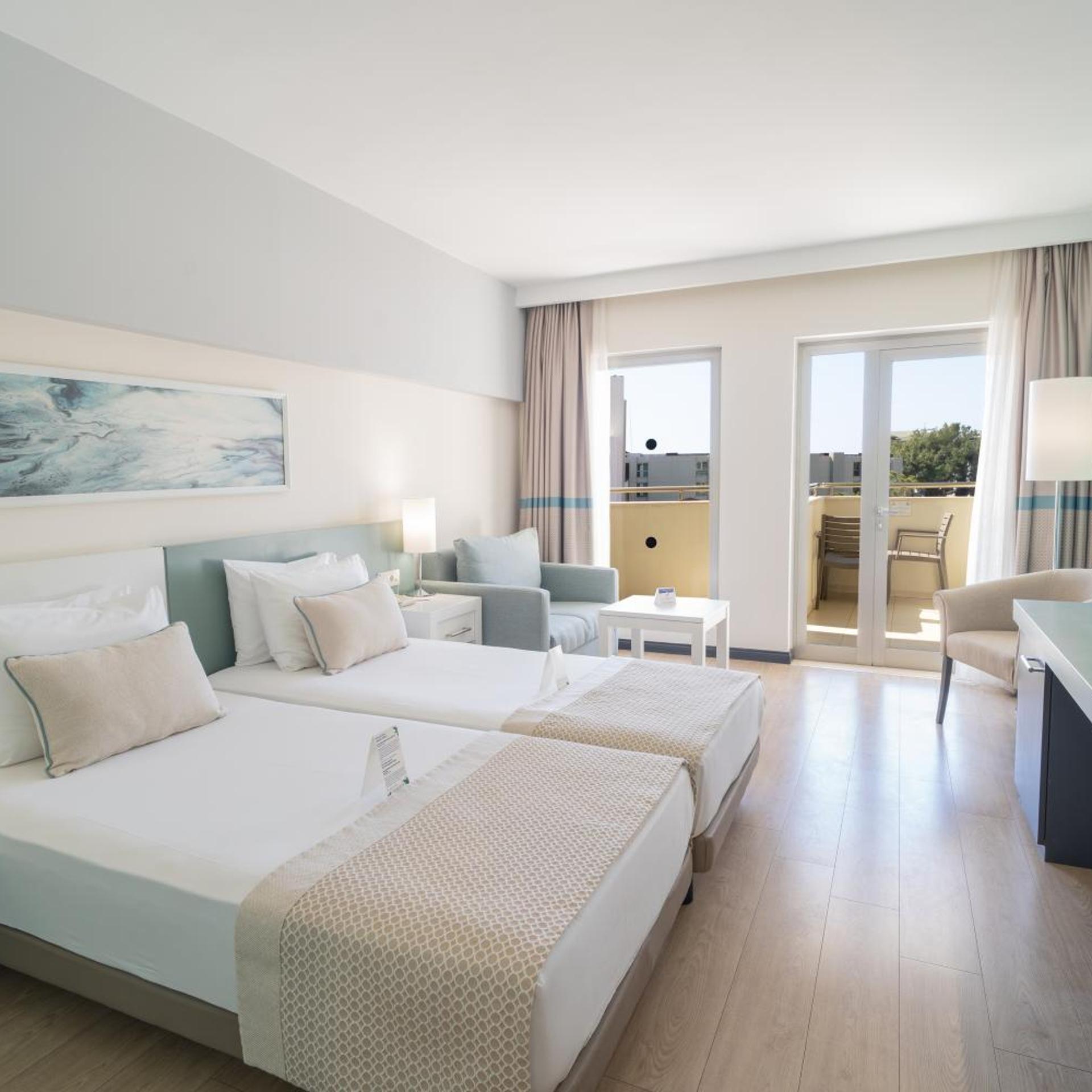 Standard, Double or Twin Bed, Garden View