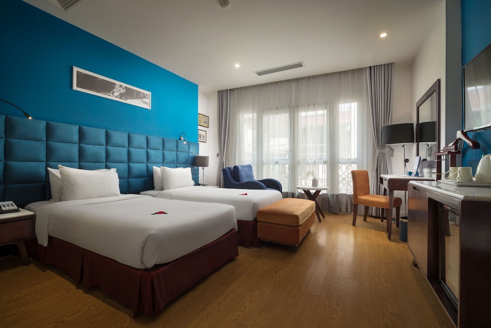 EXECUTIVE, TWIN BEDS, CITY VIEW